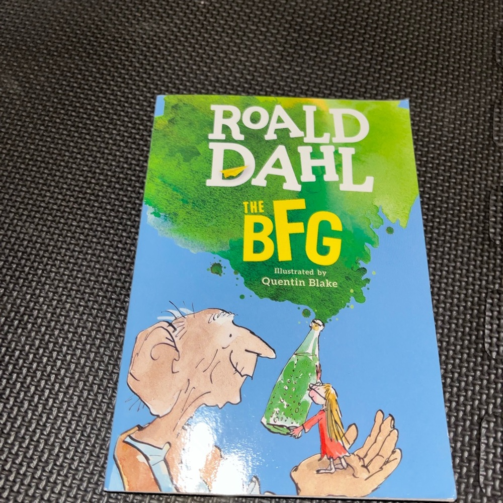 Roald Dahl The BFG Paperback - Blue & Green Cover